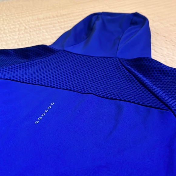 Women’s Nike Dri - Fit Hooded Running Shirt - Picture 3 of 6